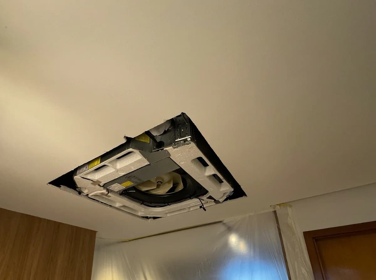 Instalação de ar condicionado cassete com forro aberto — projeto completo Direct Ar Condicionado