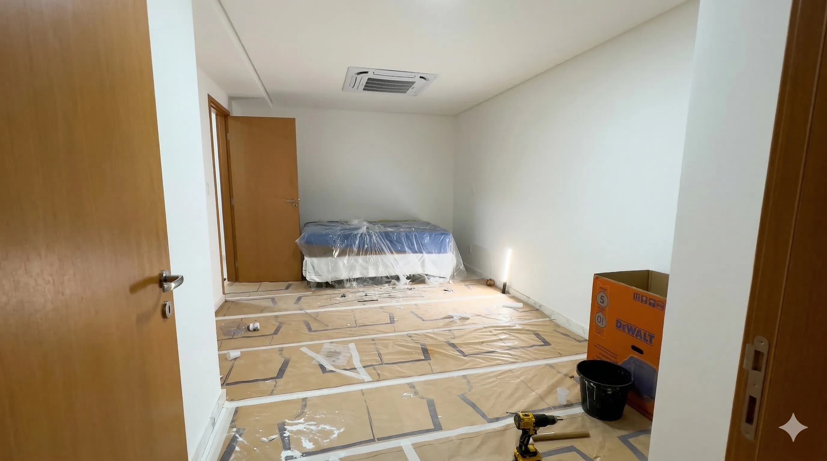 Ar condicionado moderno instalado em ambiente residencial — comparativo Split vs Inverter