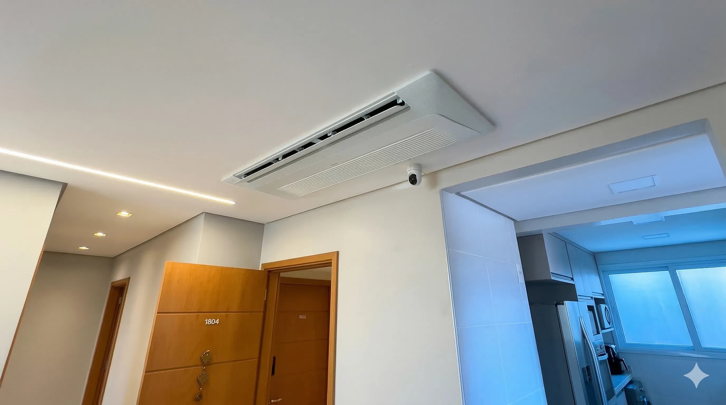 Ar-condicionado piso-teto embutido em ambiente premium